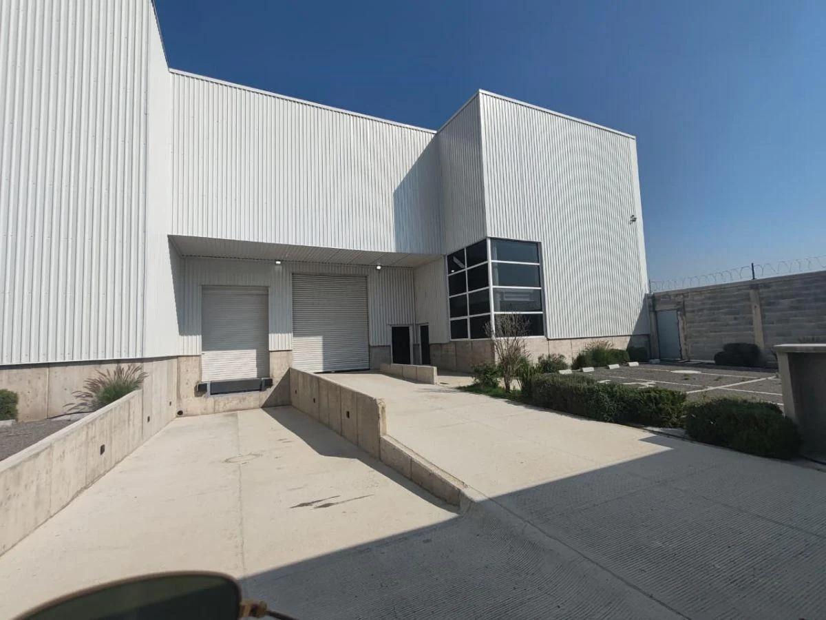 Bodega Comercial de 2150 m&sup2; en Renta en Pedro Escobedo