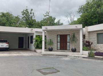 Casa de 5 habitaciones, Monterrey · Casa en Venta - Privada Santa Maria