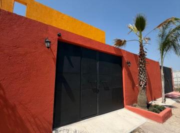 Casa · 200m² · 2 Recámaras · 2 Estacionamientos · Casa en Venta en Ezequiel Montes - Colonia Alfredo V. Bonfil. Sup. 400 m²