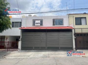 Casa · 337m² · 4 Recámaras · 2 Estacionamientos · Casa - Arbide