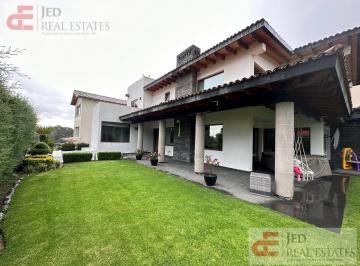 Casa · 580m² · 3 Recámaras · 4 Estacionamientos · Casa con Buenos Acabados