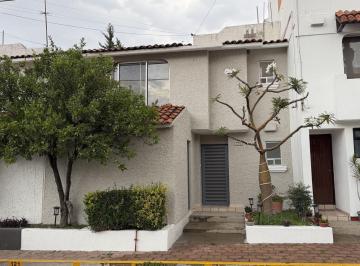Casa · 160m² · 3 Recámaras · 2 Estacionamientos · Casa en Renta Bosques del Campestre, León Guanajuato