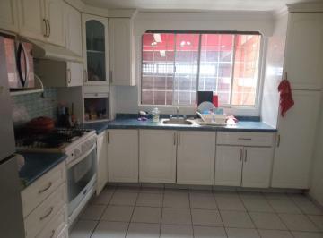 Casa de 3 habitaciones, Aguascalientes · Venta Casa 2 Niveles 3 Rec 2 Baños, Patio, Cochera Cerrada y Techada Oriente en Ags Vdnsa Sec Encino