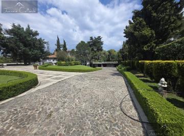 Casa · 1154m² · 4 Recámaras · Casa en Venta en Av Jinetes Cacalomacan