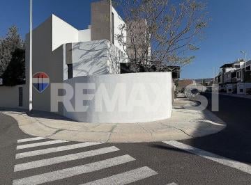 Casa · 250m² · 4 Recámaras · 3 Estacionamientos - Remax Si · Casa Venta El Refugio