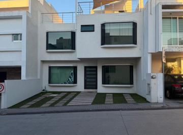 Casa en condominio de 4 habitaciones, Querétaro · Milenio III Lucepolis $22 000