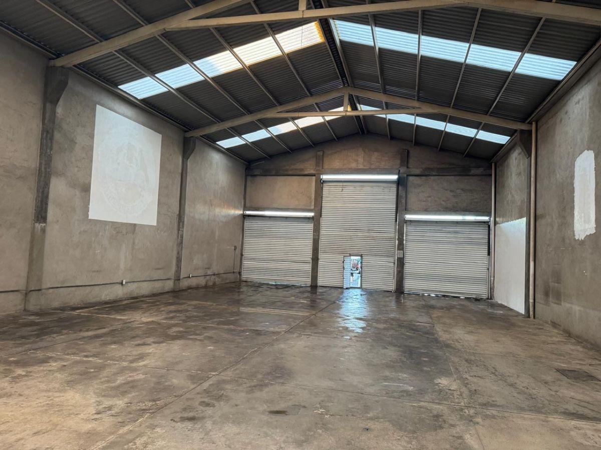 Local Comercialen Renta en El Marqués Junto a Conín | 300 m&sup2;. Ideal Para Almacenaje y Punto de Venta