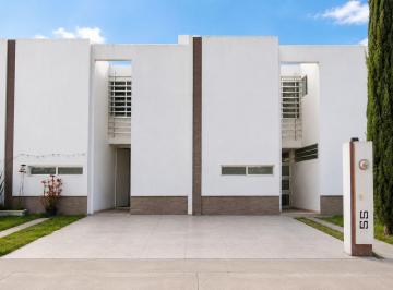 Casa · 150m² · 4 Recámaras · 2 Estacionamientos · Venta Casa en Barlovento Al Sur de La Ciudad Ce