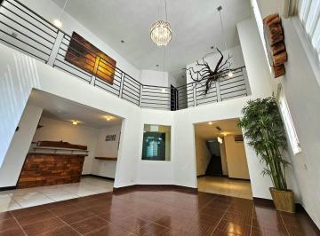 Casa · 330m² · 3 Recámaras · 2 Estacionamientos · Casa en Venta en San José Sur, Santiago, Nuevo León