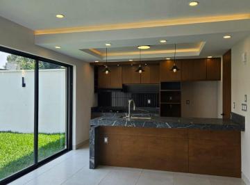 Casa de 3 habitaciones, Fortín · Casa en Venta en Fortín, Ver con 217 m² Superficie de Terreno, 3 Recámaras Fracc Santa Brigida