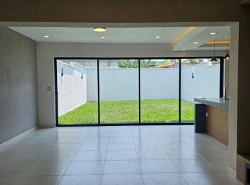 Casa de 3 habitaciones, Fortín · Casa en Venta en Fortín, Ver con 217 m² Superficie de Terreno, 3 Recámaras Fracc Santa Brigida