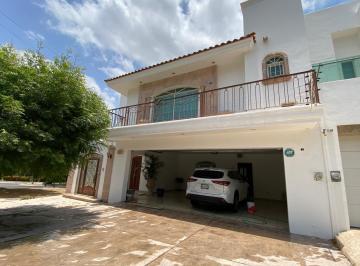 Casa · 3 Recámaras · 2 Estacionamientos · Casa en Renta en Colinas de San Miguel