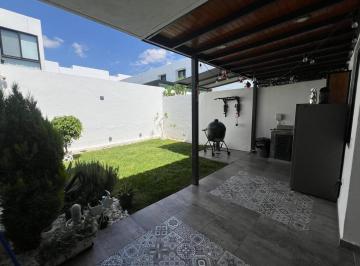 Casa en condominio · 211m² · 3 Recámaras · 2 Estacionamientos · Casa en Venta 3 Rec Terraza Cocineta | Amara Grand Altos Juriquilla | $3,900,000