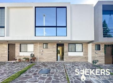 Casa en condominio de 3 habitaciones, Querétaro · Casa en Venta en El Refugio – Terreno Amplio · Jardín Privado · Ubicación Estratégica (Mg)