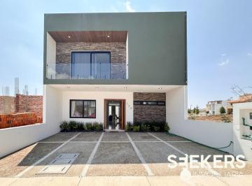 Casa de 4 habitaciones, El Marqués · Casa en Venta y Renta en Querétaro | 4 Recámaras | Jardín 40 m² | Recámara en Planta Baja (Ia)
