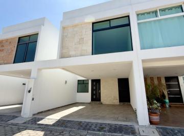 Casa · 124m² · 3 Recámaras · 2 Estacionamientos · Casa Moderna de 192 m² en San Pedro Cholula. 3 Recámaras