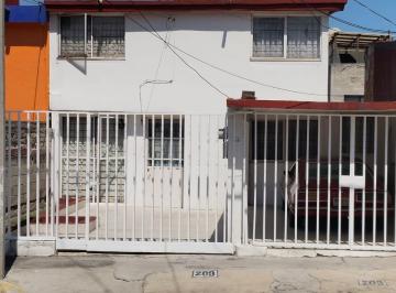 Casa de 3 habitaciones, Tlalnepantla de Baz · Casa en Fracc Los Pirules