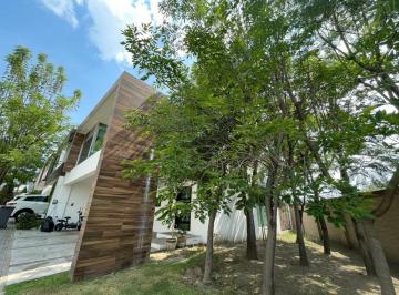 Casa de 3 habitaciones, San Andrés Cholula · Cluster con Alberca Frente a Nuevo Chedraui de Lomas de Angelopolis
