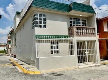 Casa en condominio · 187m² · 5 Recámaras · 2 Estacionamientos · Casa en Condominio en San Lorenzo Tepaltitlan Centro