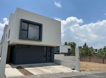 Casa en condominio · 196m² · 3 Recámaras · 2 Estacionamientos · Casa en Venta Bosques Vallarta