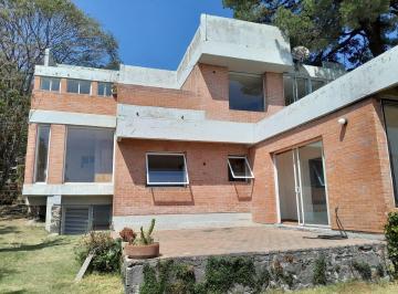 6844f4ec49f9c2a6de89ba7957ef99c5204c9bc4d230d6ba5217a82746b0f375 · Exclusiva Residencia con Alberca Techada y Amplios Jardines en Tlalpan
