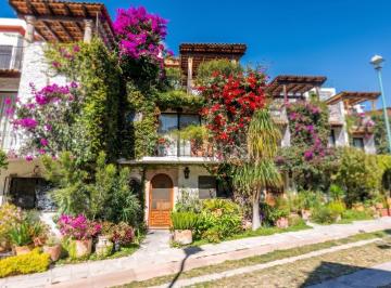 Casa · 200m² · 3 Recámaras · Casa en Renta a un Lado del Parque Juarez en El Centro Histórico de San Miguel de Allende