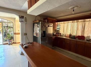 Casa · 266m² · 4 Recámaras · 4 Estacionamientos · Casa en Venta