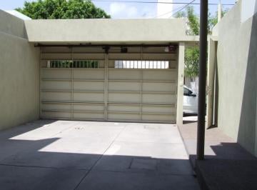 Oficina · 218m² · 2 Estacionamientos · Oficina Comercial en Venta en Jardín, San Luis Potosí, San Luis Potosí
