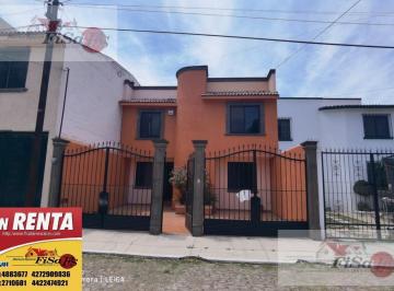 Casa · 3 Recámaras · 2 Estacionamientos · Casa en Renta