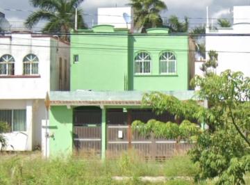 Casa de 3 habitaciones, Benito Juárez · Casa con 138 m² de Terreno y 3 Recámaras en Venta en Cancún en Av Principal