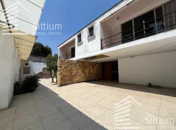 Casa · 955m² · 5 Recámaras · 7 Estacionamientos · Casa en Renta - Paseo Cristóbal Colón - 955 m²