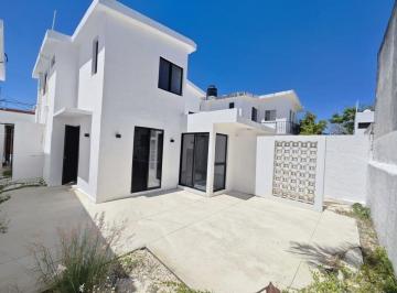 Casa de 3 habitaciones, Mérida · Casa en Renta en Merida - Montebello - Recién Remodelada