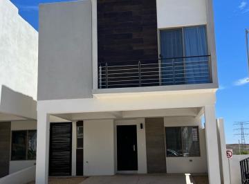 Casa · 159m² · 2 Estacionamientos · Casa en Renta Siena Residencial con Casa Club en Zona Reliz