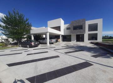 Casa de 4 habitaciones, León · Venta Hermosa Casa en El Bosque Country Club)