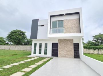 Casa · 160m² · 3 Recámaras · 2 Estacionamientos · Casa Nueva en Venta en Residencial con Seguridad Acceso Controlado y Alberca