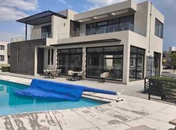 Casa en condominio · 3 Recámaras · 2 Estacionamientos · Casa en Renta en Ciudad Meseta