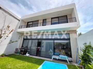 Casa · 234m² · 4 Recámaras · 2 Estacionamientos · Casa con y Sin Muebles con Piscina en Fraccionamiento Preserve Disponible 1 de Julio en Queretaro
