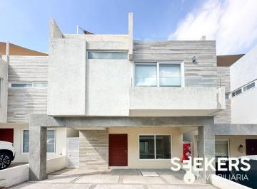 Casa en condominio de 3 habitaciones, El Marqués · Casa Espaciosa en Renta en Zibatá con Roof Garden. (Lp)