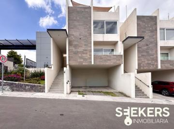 Casa en condominio de 3 habitaciones, El Marqués · Casa en Renta en Zibatá, Querétaro – Roof Garden y Espacios Versátiles