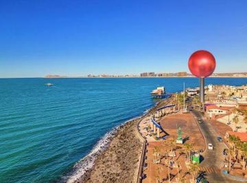 Local comercial · 250m² · 3 Recámaras · 6 Estacionamientos · 6 Locales y Una Casa en Venta Frente Al Mar en El Malecon de Puerto Peñasco
