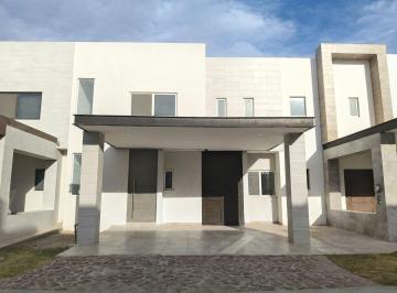 N/A · Casa en Venta con Vista Al Lago en Altozano