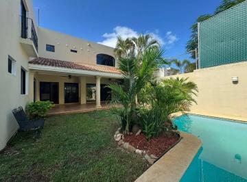 1 · Casa en Venta con Amplio Terreno Fraccionamiento Montecristo Merida Yucatan