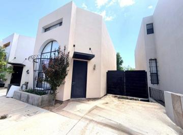 Casa de 3 habitaciones, Juárez · Casa en Venta con Recámara en Planta Baja Fracc Privado La Gran Manzana Calle Jupiter Cd Juárez Chih