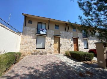 Casa · 145m² · 3 Recámaras · 2 Estacionamientos · Casa en Venta, Hacienda Valbuena, Zona Norte