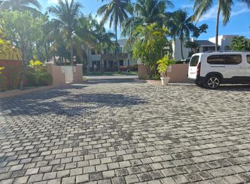 Casa de 4 habitaciones, Benito Juárez · Casa en Venta Zona Hotelera Isla Dorada en Cancun con Muelle Doble Frente de Alberca y Laguna