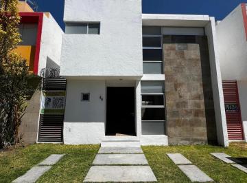 Casa · 128m² · 3 Recámaras · 2 Estacionamientos · Casa en Venta Querétaro, El Mirador
