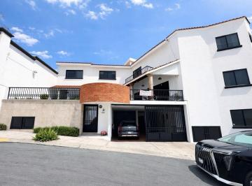 Casa · 251m² · 3 Recámaras · 2 Estacionamientos · Casa - Cumbres 6to D