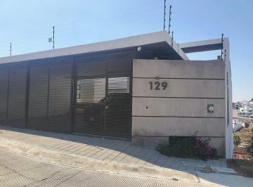 a79efa94ec02d3766ad1bfd45eb24bbc54b9d8e6eeb18de6039c7ff86695f84f · Casa en Venta en Fraccionamiento Real de Juriquilla de 3 Niveles