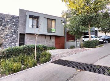 247c74c4917722bb7e2eb7171fb74220de33831899a55030b4f269b558ef5ce2 · Casa en Venta en Altozano Dentro de Condominio Cañada
