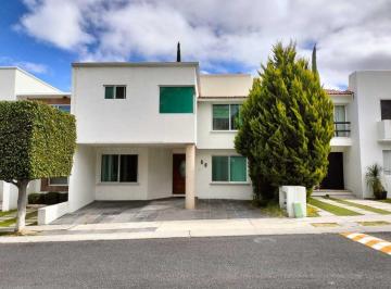 13c48b43785a931400f12dd0af09f50c5195c1166e787b842b114ad0b2cdbc78 · Casa en Venta en Centro Sur, de 3 Niveles, Claustros de La Corregidora II